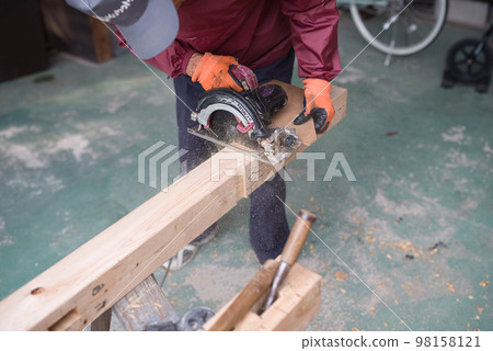 Carpenter best sale electric saw