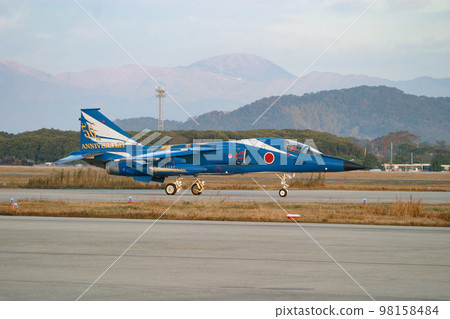 Air Self-Defense Force fighter F-1 heading for the takeoff point Air Self-Defense Force fighter F-1 heading for the takeoff point 98158484