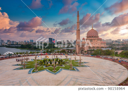 Aerial View Of Putra Mosque with Putrajaya City Centre with Lake at sunset in Putrajaya, Malaysia. 98158964