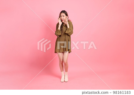 Cute Asian Woman Cute Asian Woman 98161183