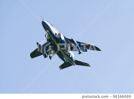 Blue Impulse T-4 landing 98166089