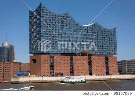 View of Elbphilarmonie , a concert hall in the Hafen City quarter of Hamburg and river Elbe View of Elbphilarmonie , a concert hall in the Hafen City quarter of Hamburg and river Elbe 98167059