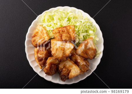 Bite-size meat gyoza (deep-fried) 98169179