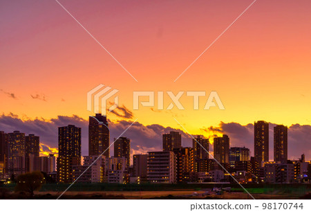 日落和公寓 98170744