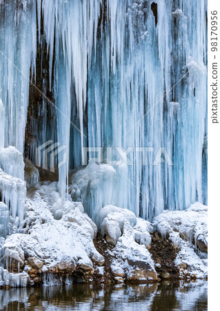 Shirakawa ice pillar group 98170956