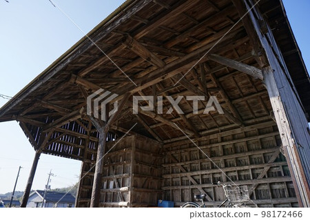 Inbi Line "Mimasaka Takio Station Freight Warehouse No. 1 (Recommended Industrial Heritage)" in Tsuyama City, Okayama Prefecture: Inside the building 98172466