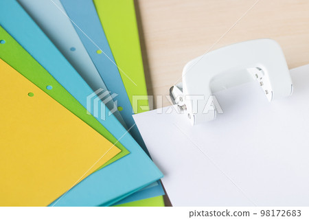 file and 2 hole punch 98172683