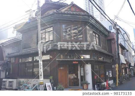 大阪中崎町的複古街景 98173133