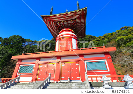 [德島]晴天的藥王寺寶塔（平佐） 98174391