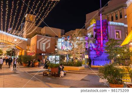 《Kanagawa Prefecture》La Cittadella, downtown at night in front of Kawasaki Station 《Kanagawa Prefecture》La Cittadella, downtown at night in front of Kawasaki Station 98175209