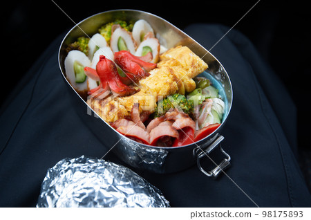 Octopus inner and tamagoyaki bento Octopus inner and tamagoyaki bento 98175893