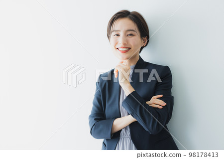 Business woman 98178413