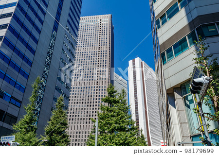 [Tokyo cityscape] Skyscrapers in the subcenter of Shinjuku 98179699