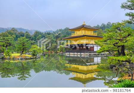 Golden Pavilion in Rokuonji, Kyoto Golden Pavilion in Rokuonji, Kyoto 98181764