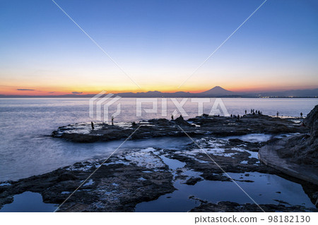 [神奈川縣]從江之島看到的夜景和富士山 98182130