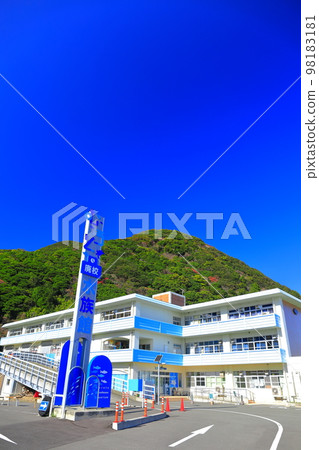 [Kochi Prefecture] Fairy weather muro and closed school aquarium 98183181