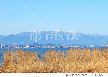 冬季的琵琶湖景觀 冬季的琵琶湖景觀 98184279