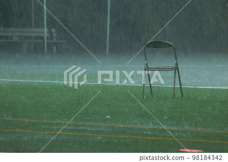 游擊暴雨遊樂場 98184342