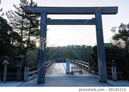 Ise Jingu Shrine Uji Bridge Sunrise 98185218