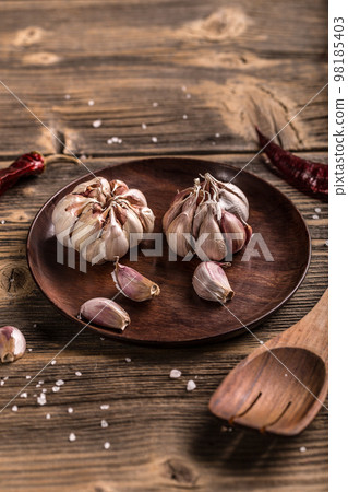 Garlic bulb 98185403