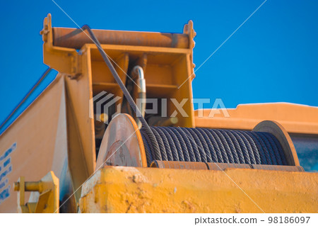 Lifting crane steel heavy winch pull rope lift industrial cable load hoist sling industry 98186097