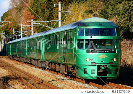 特急由布院之森（木葉72系）鹿兒島本線：天牌山～原田 98187969