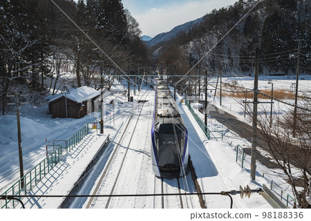 [Taken from Yanaba Station/Overpass] Limited Express Azusa [Bound for Minami Otari] 98188336