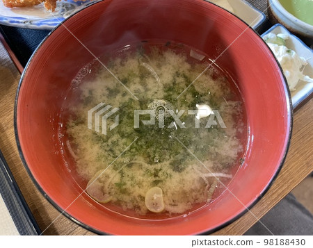 味噌湯配新鮮海帶 98188430