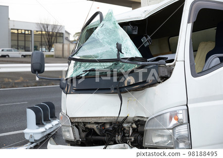 交通事故圖片（貨車車輛）照片素材 98188495