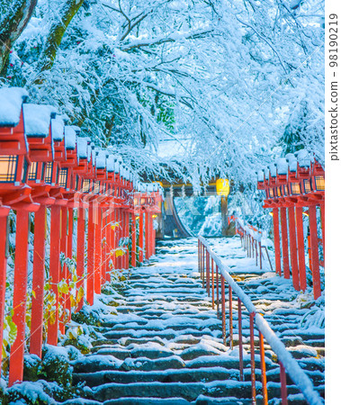 Kibune shrine snow scene 98190219