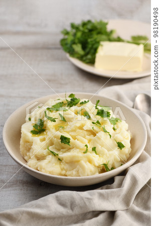 Mashed potatoes with butter Mashed potatoes with butter 98190498