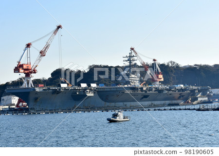 US aircraft carrier Ronald Reagan 98190605