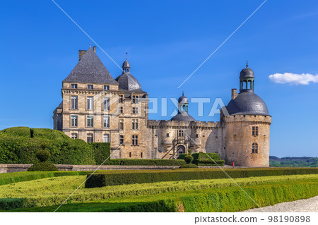 Chateau de Hautefort, France Chateau de Hautefort, France 98190898