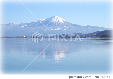 日本陽光明媚的山陰地區(插圖風格) 日本陽光明媚的山陰地區(插圖風格) 98190935