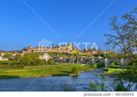 Cite de Carcassonne, France 98190958