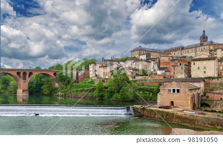 View of Albi, France 98191050