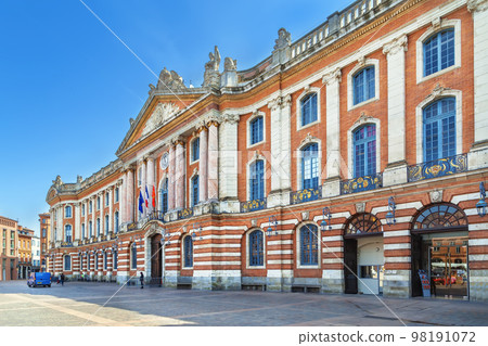 Capitole de Toulouse, France Capitole de Toulouse, France 98191072