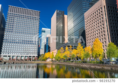 “東京”丸之內辦公區/水面倒影的景觀 “東京”丸之內辦公區/水面倒影的景觀 98193270