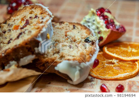 Christmas stollen. 98194694