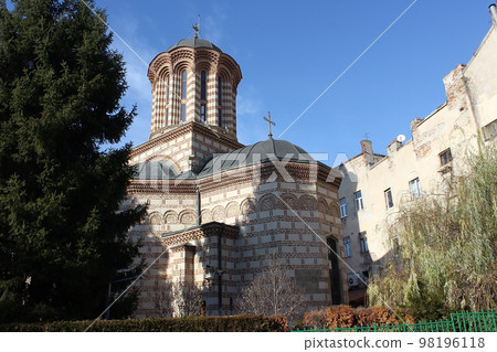 Biserica Sfantul Anton Church at downtown old town of city of Bucharest, Romania Biserica Sfantul Anton Church at downtown old town of city of Bucharest, Romania 98196118