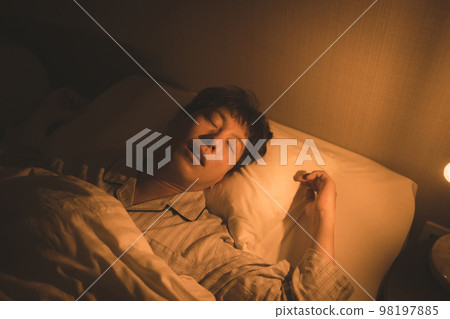 和40多歲的男人睡覺 98197885