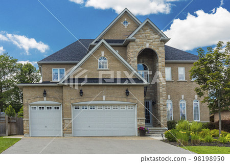 Custom built luxury house in the suburbs of Toronto, Canada. 98198950