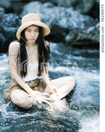河邊和女人 河邊和女人 98200074