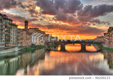 Sunset in Florence, Italy 98200215
