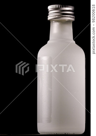 White bottle White bottle 98200618