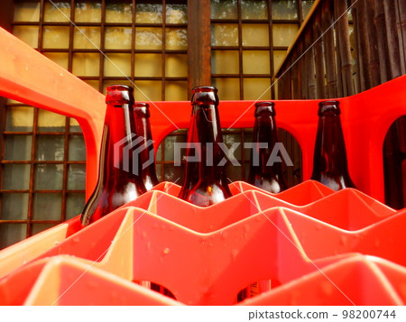 Empty bottle Empty bottle 98200744