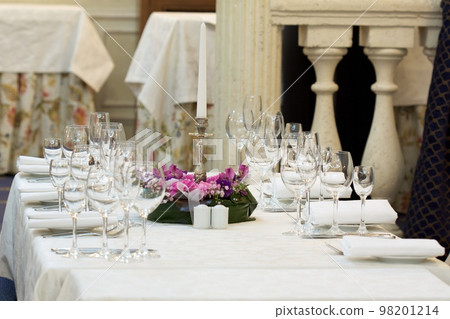 Set-out table Set-out table 98201214