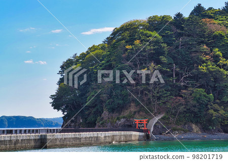 Arashima Shrine on Arashima (Shizugawa, Minamisanriku-cho, Motoyoshi-gun, Miyagi Prefecture) Arashima Shrine on Arashima (Shizugawa, Minamisanriku-cho, Motoyoshi-gun, Miyagi Prefecture) 98201719