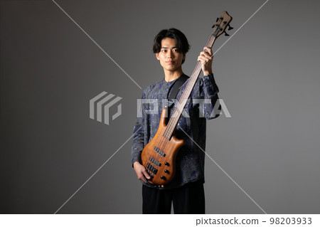 男音樂家直播 98203933