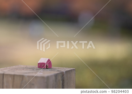 red wooden house 98204403